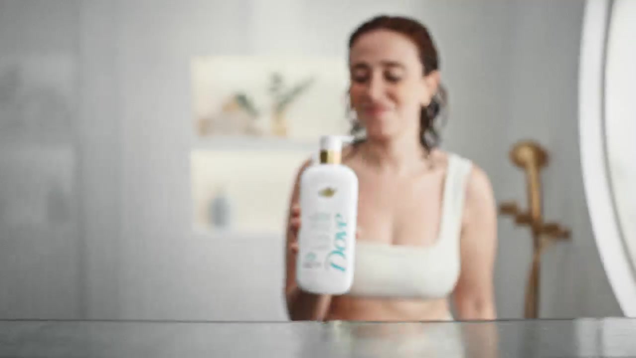 Dove — Banho de skincare — cena 2